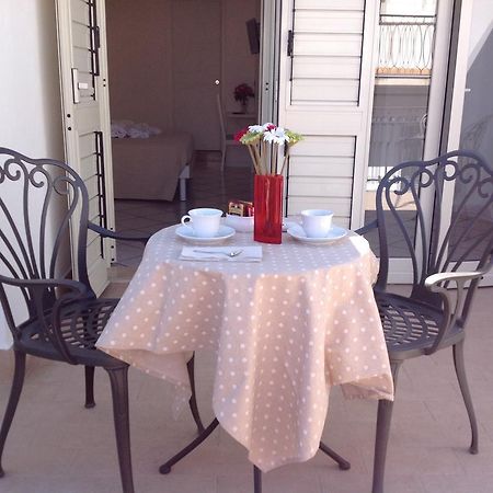 B&B A Casa Di Amici Giardini Naxos Εξωτερικό φωτογραφία