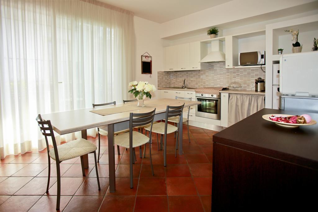 B&B A Casa Di Amici Giardini Naxos Εξωτερικό φωτογραφία
