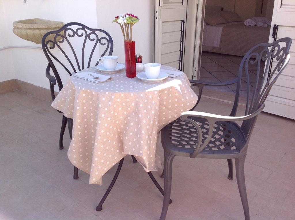 B&B A Casa Di Amici Giardini Naxos Εξωτερικό φωτογραφία