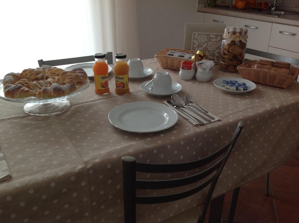 B&B A Casa Di Amici Giardini Naxos Εξωτερικό φωτογραφία
