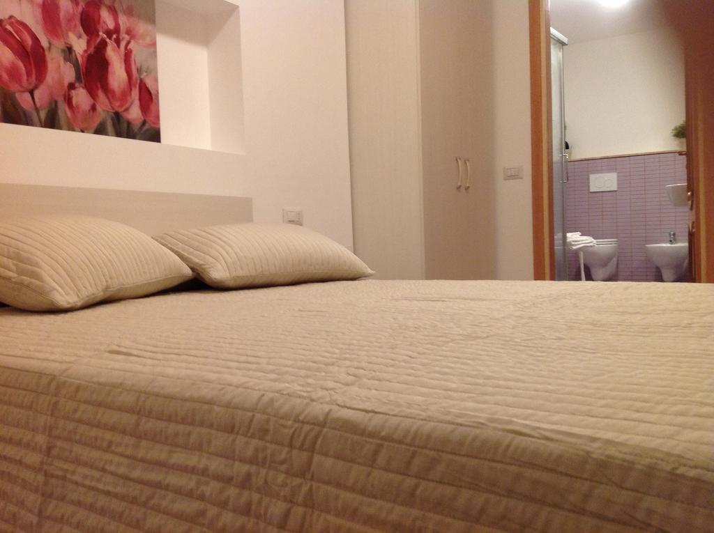 B&B A Casa Di Amici Giardini Naxos Δωμάτιο φωτογραφία